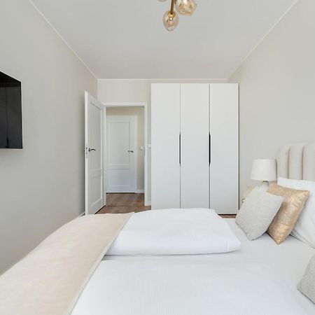 Piekny Apartament Wichrowa - 2 Sypialnie Free Garage Wroclaw By Noclegi Renters Bagian luar foto