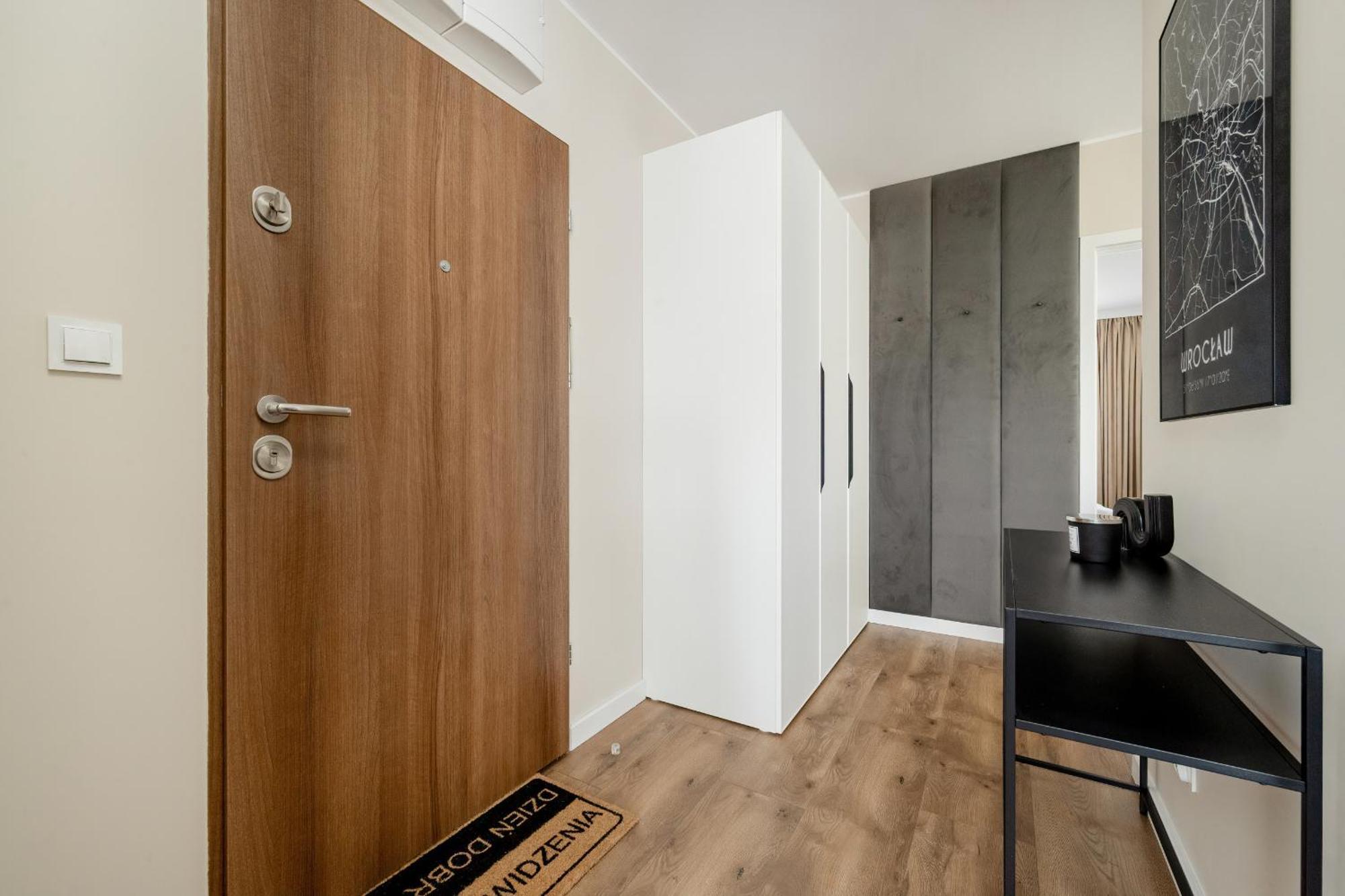 Piekny Apartament Wichrowa - 2 Sypialnie Free Garage Wroclaw By Noclegi Renters Bagian luar foto