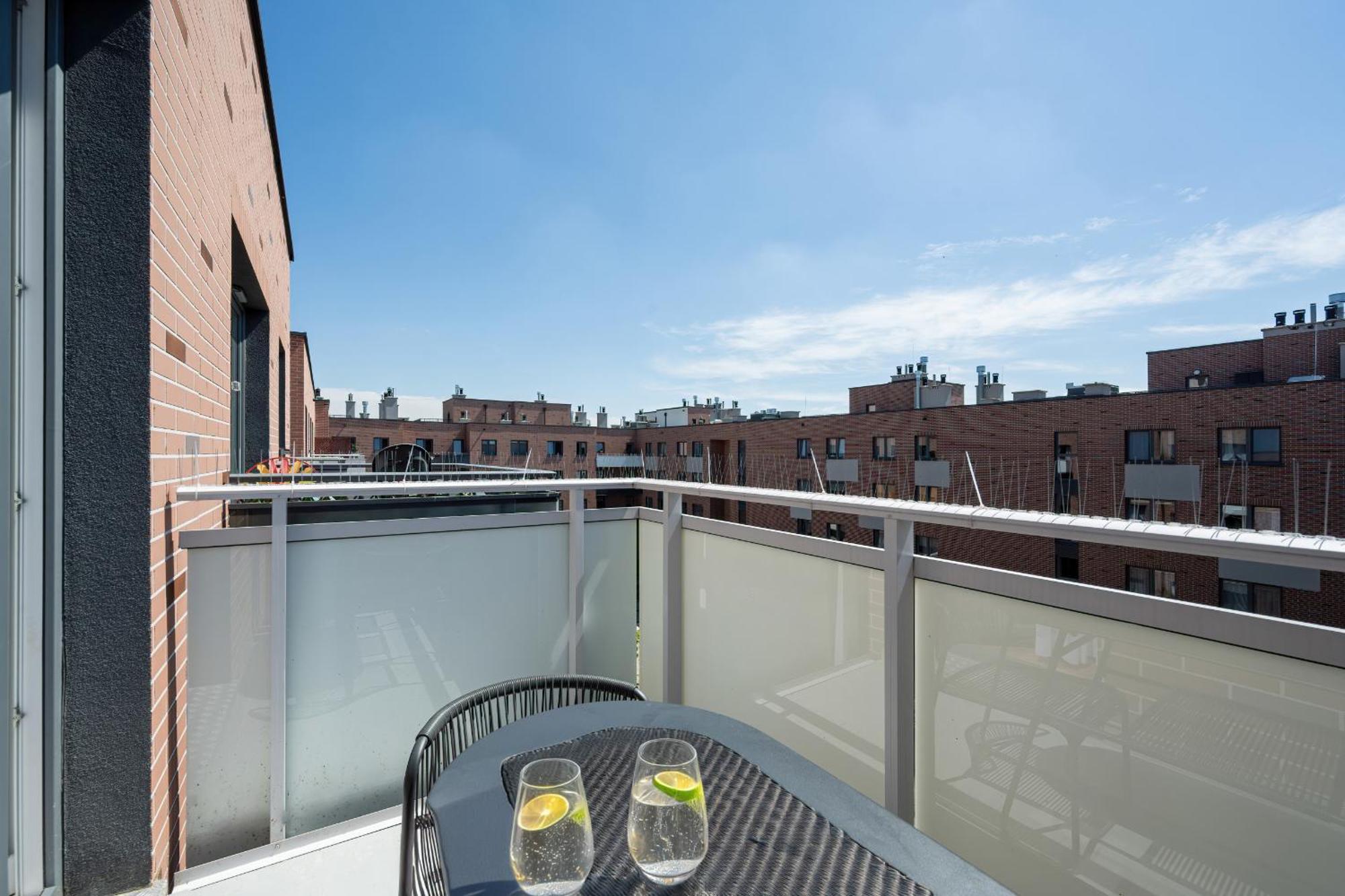 Piekny Apartament Wichrowa - 2 Sypialnie Free Garage Wroclaw By Noclegi Renters Bagian luar foto