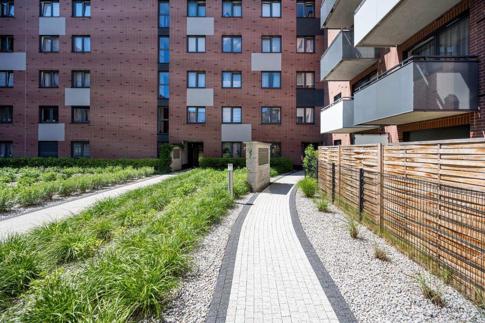 Piekny Apartament Wichrowa - 2 Sypialnie Free Garage Wroclaw By Noclegi Renters Bagian luar foto